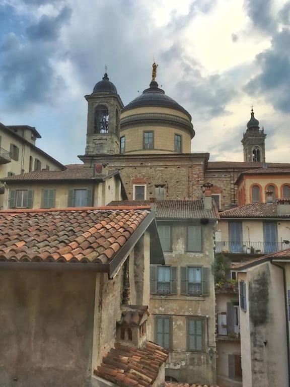 Aedes Mercatorum Bergamo Exterior photo